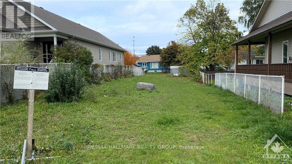 1673 Kindersley Avenue, Ottawa, Ontario  K1C 4V4 - Photo 1 - X9516815