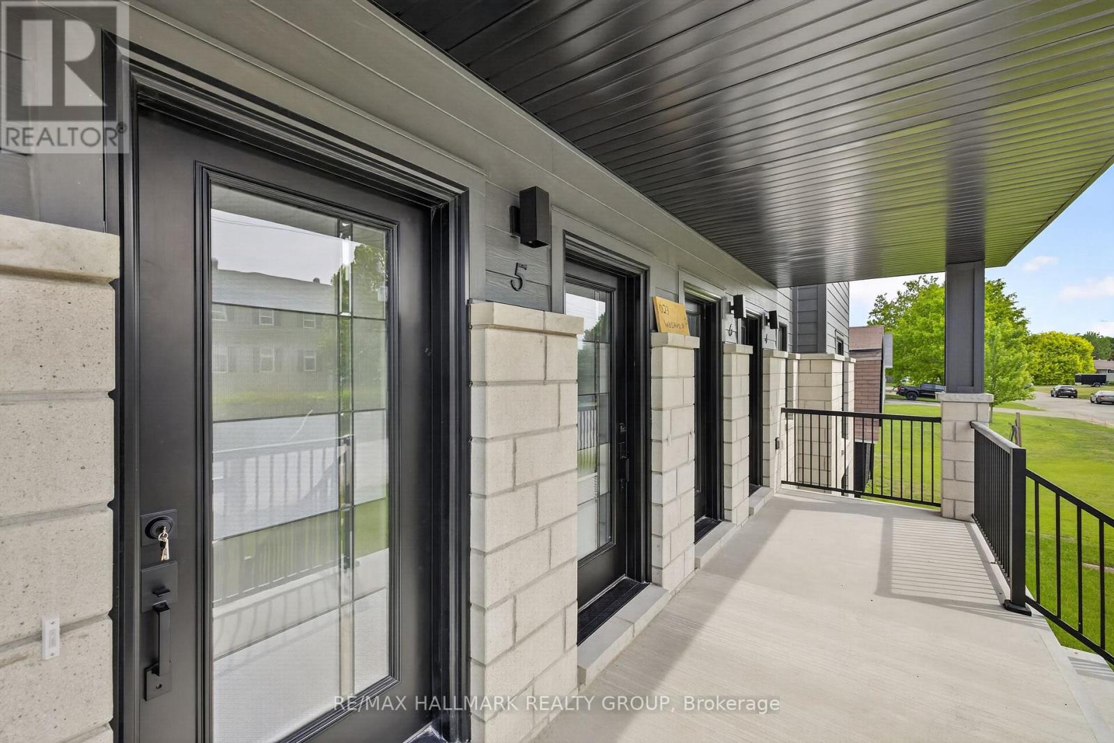 100 Welland Street, Perth, Ontario  K7H 3H7 - Photo 4 - X12004221