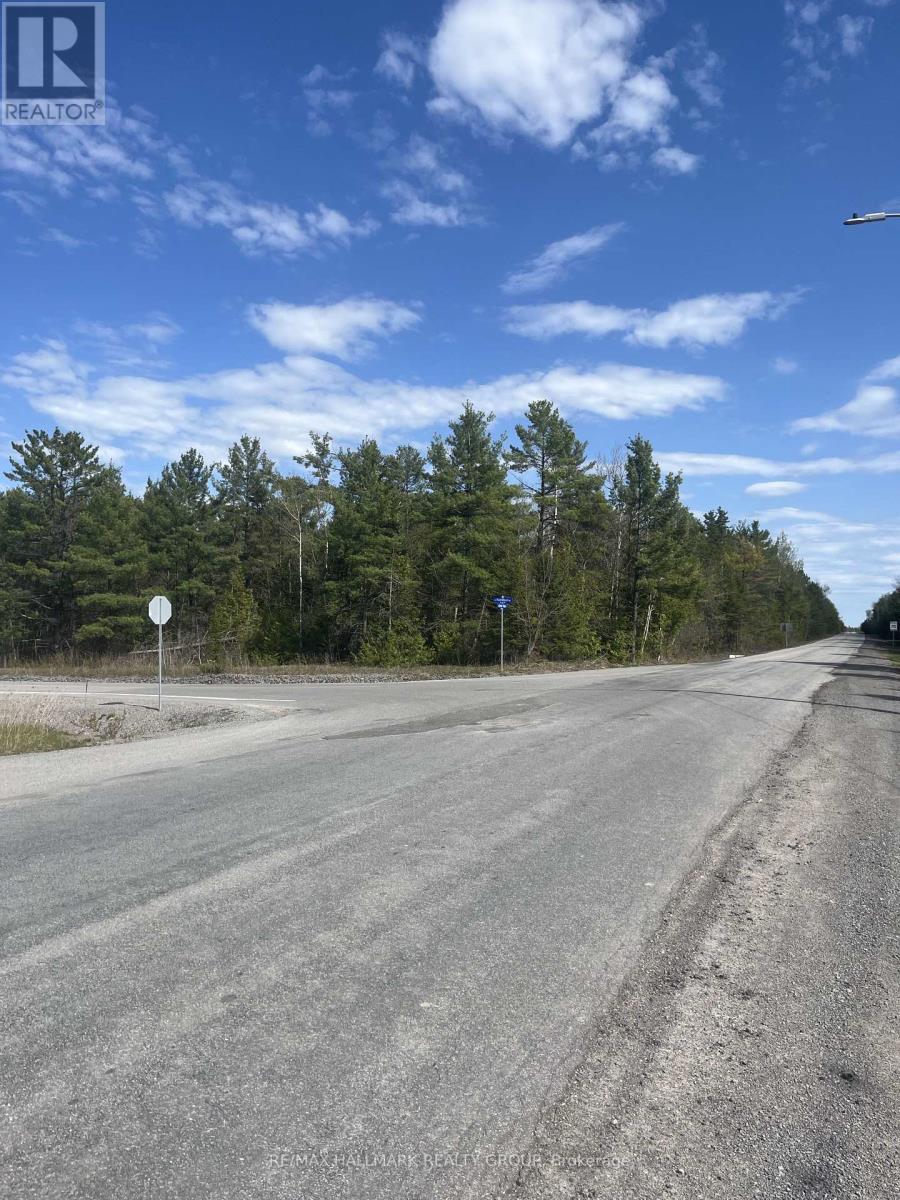 170 Spruce Ridge Road, Ottawa, Ontario   - Photo 2 - X12135046