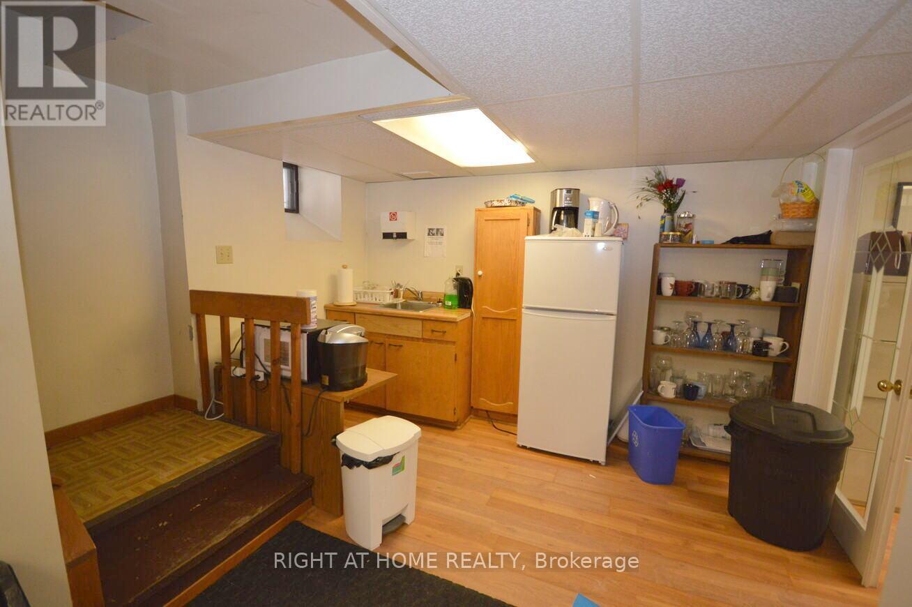 249 Mcleod Street, Ottawa, Ontario  K2P 1A1 - Photo 10 - X12142104