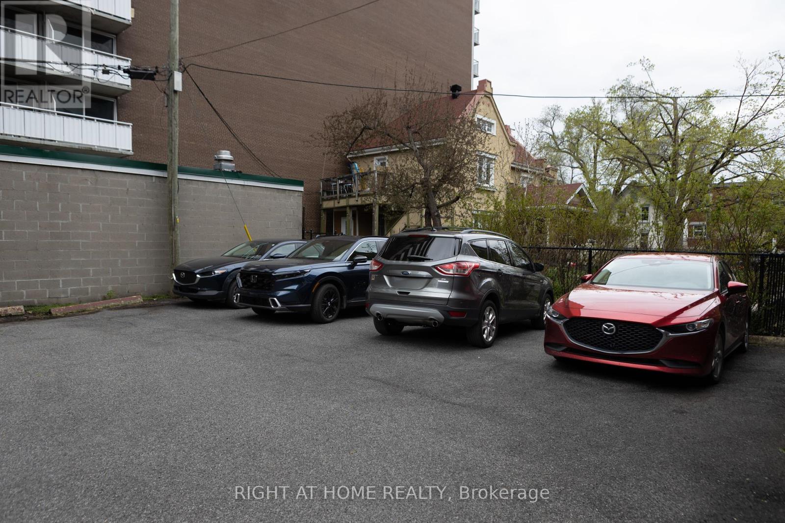 249 Mcleod Street, Ottawa, Ontario  K2P 1A1 - Photo 11 - X12142104