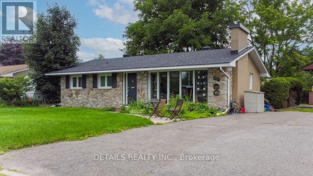 970 Shamir Avenue, Ottawa, Ontario  K1G 2T2 - Photo 2 - X12169813