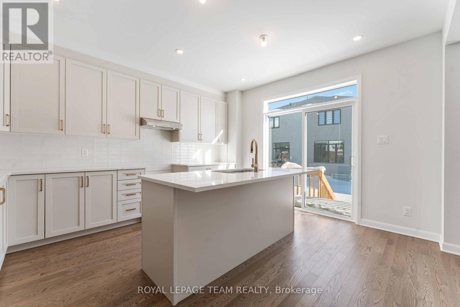 602 Glade Grove, Ottawa, Ontario  K2V 0V1 - Photo 9 - X12170191