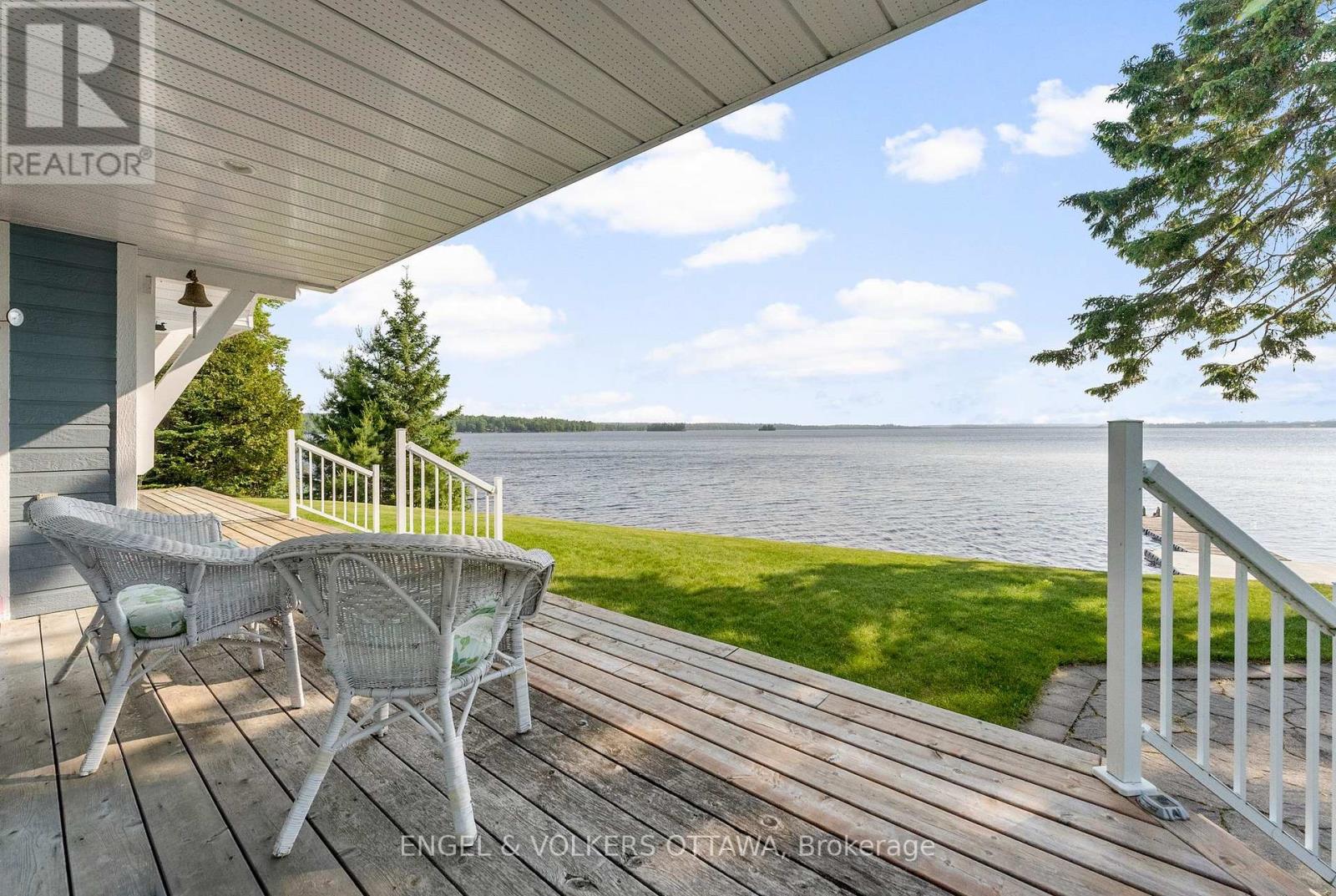 541 Morglan Lane, Greater Madawaska, Ontario  K0J 1H0 - Photo 4 - X12230603