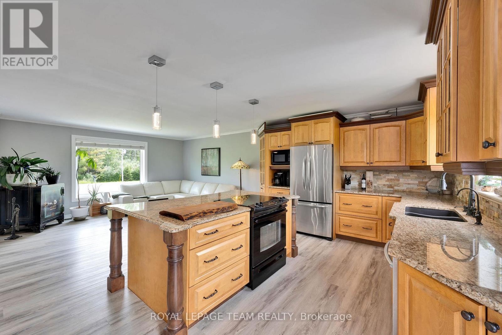 883 Craig Road, North Grenville, Ontario  K0G 1S0 - Photo 22 - X12237920