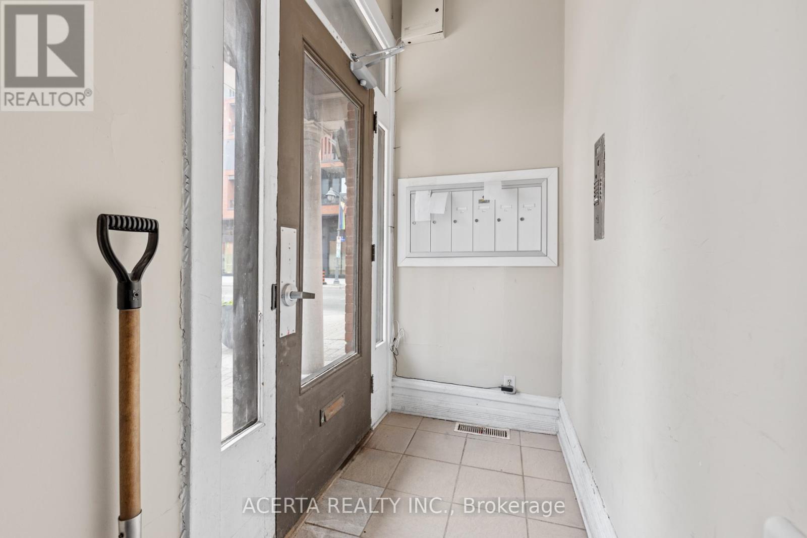 399 Bank Street, Ottawa, Ontario  K2P 1Y3 - Photo 12 - X12282107