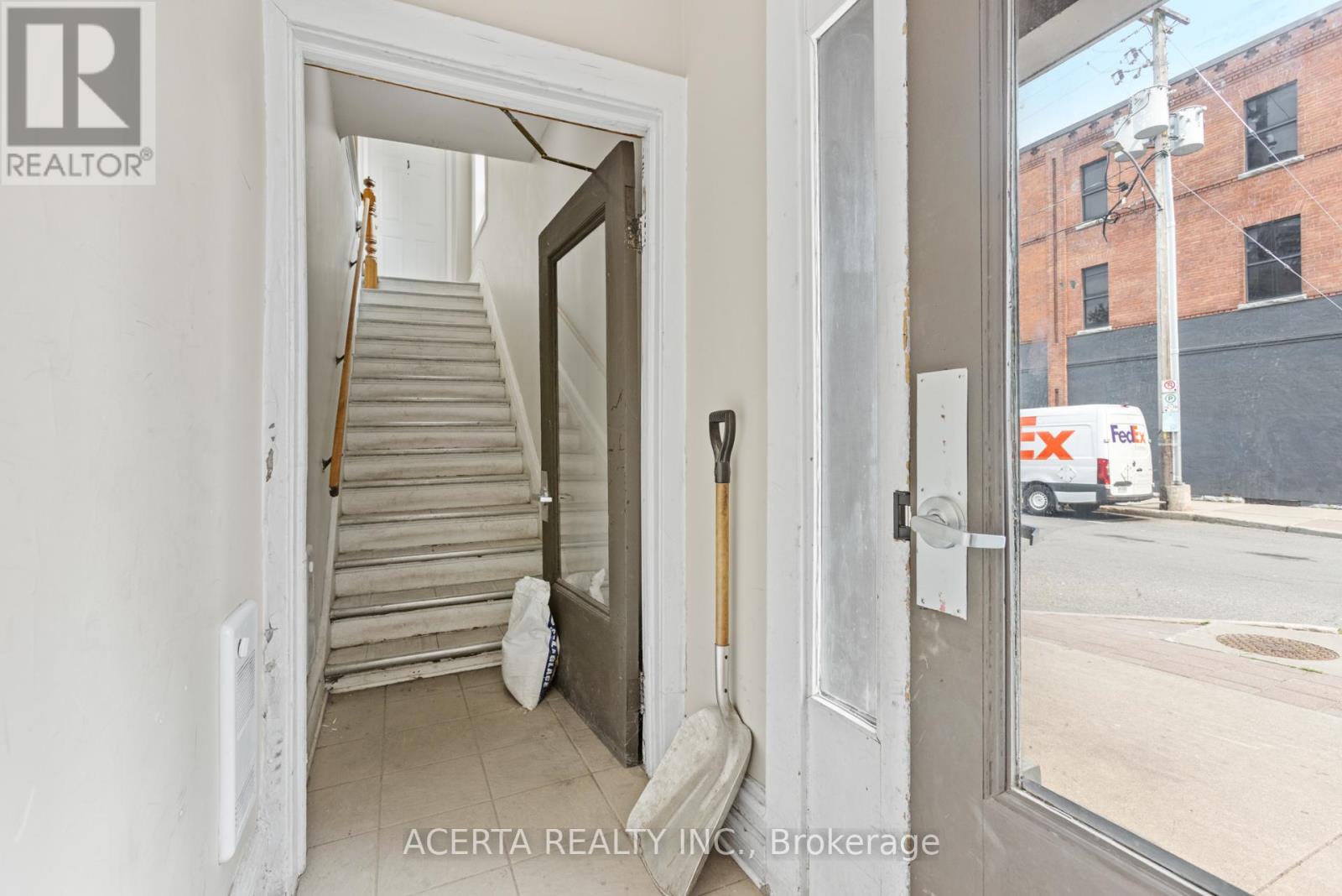 399 Bank Street, Ottawa, Ontario  K2P 1Y3 - Photo 13 - X12282107