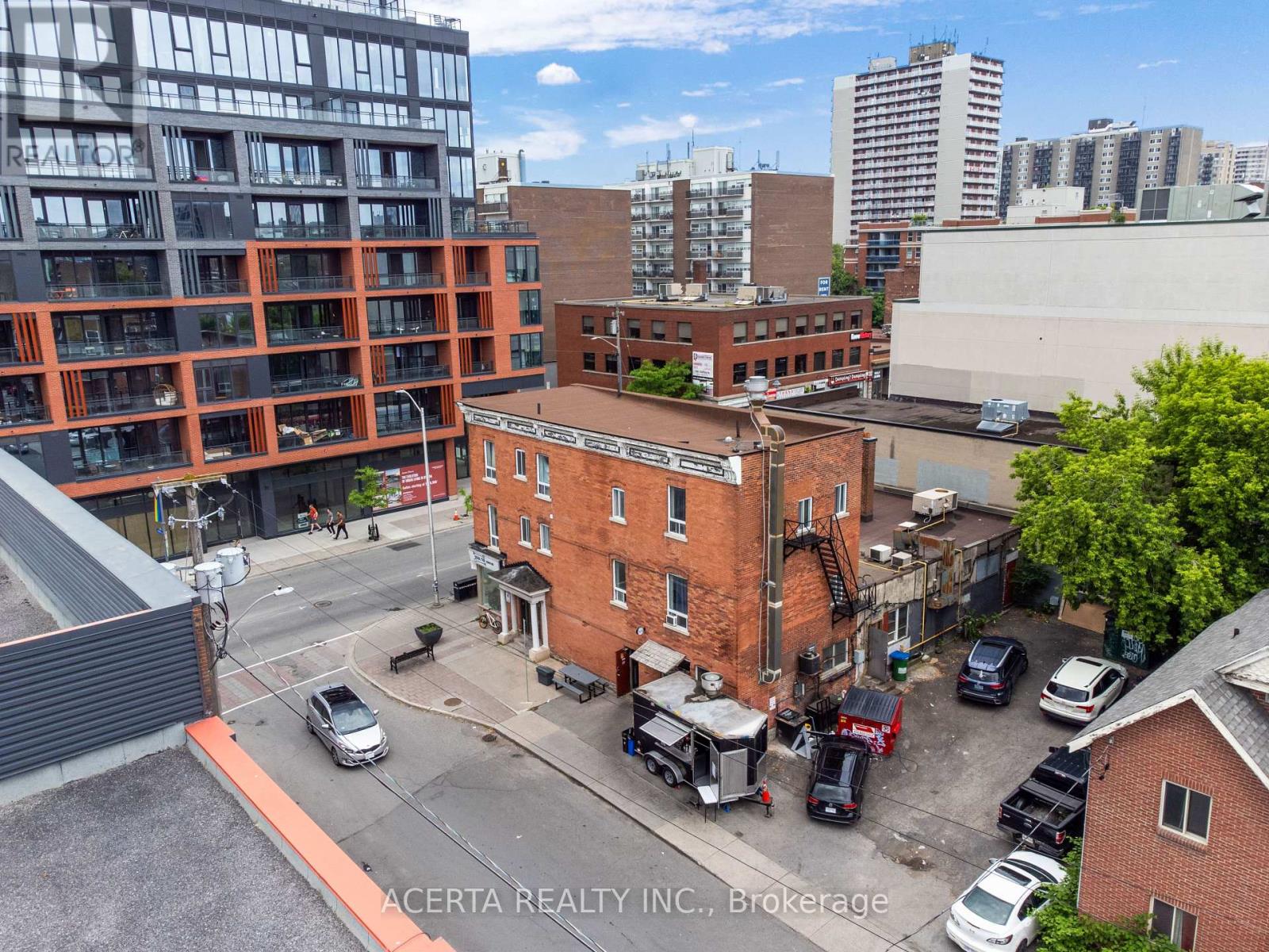 399 Bank Street, Ottawa, Ontario  K2P 1Y3 - Photo 3 - X12282107