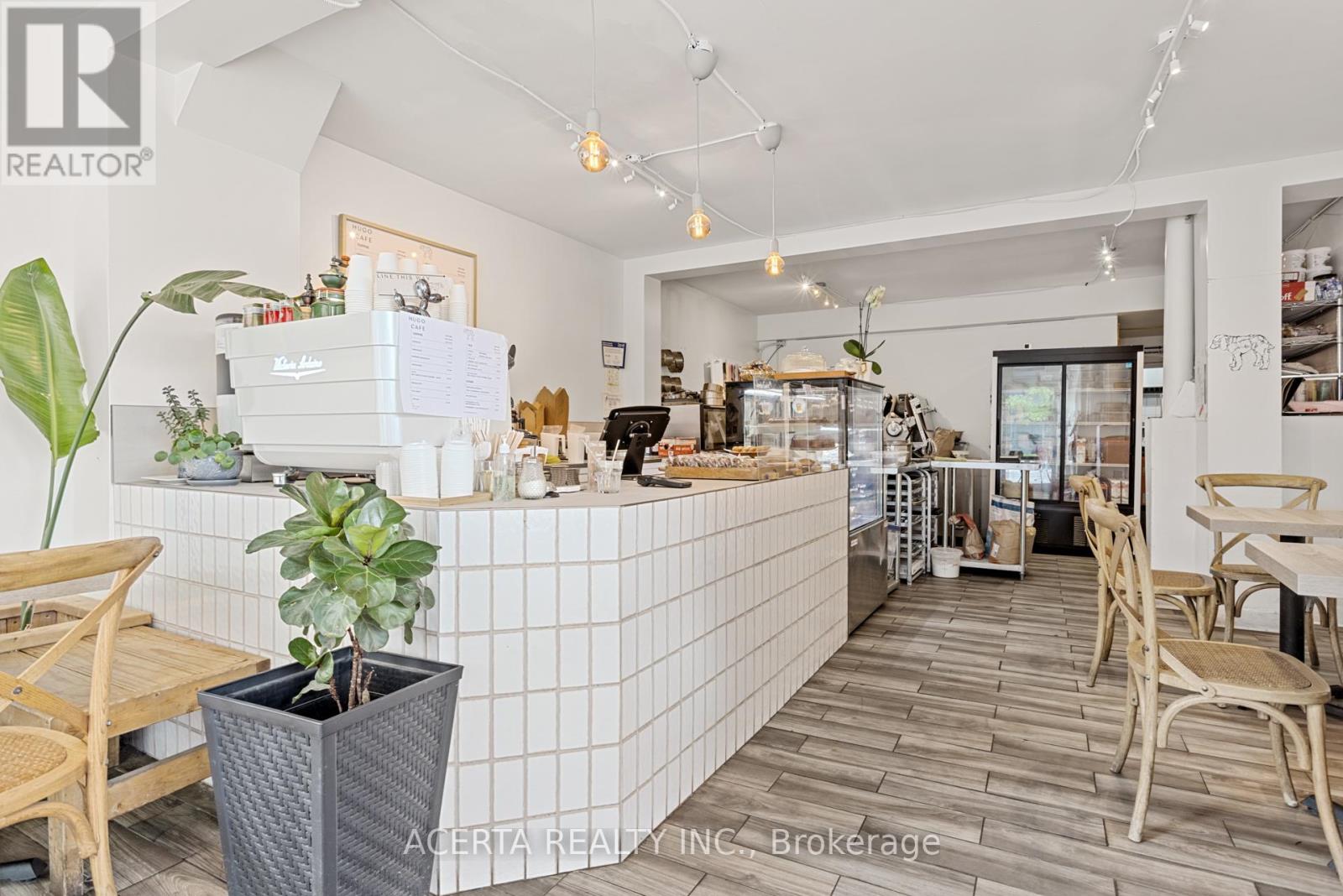 399 Bank Street, Ottawa, Ontario  K2P 1Y3 - Photo 5 - X12282107