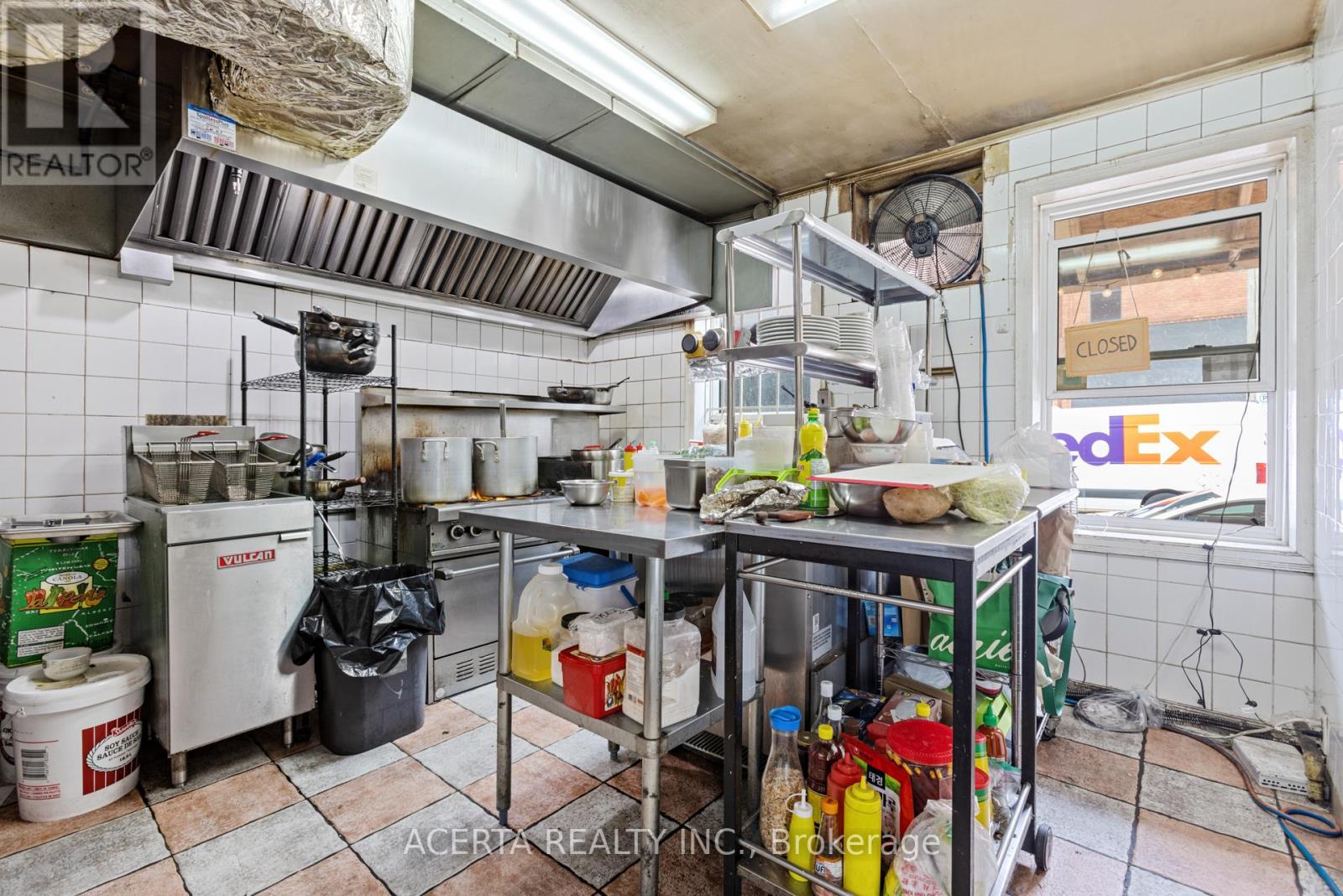 399 Bank Street, Ottawa, Ontario  K2P 1Y3 - Photo 8 - X12282107