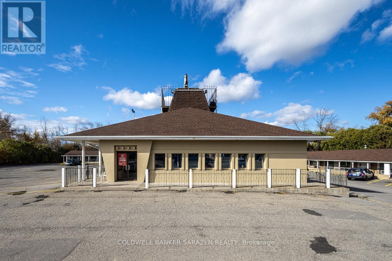 10470 Highway 7 Highway, Carleton Place, Ontario  K7C 0C4 - Photo 3 - X12293515