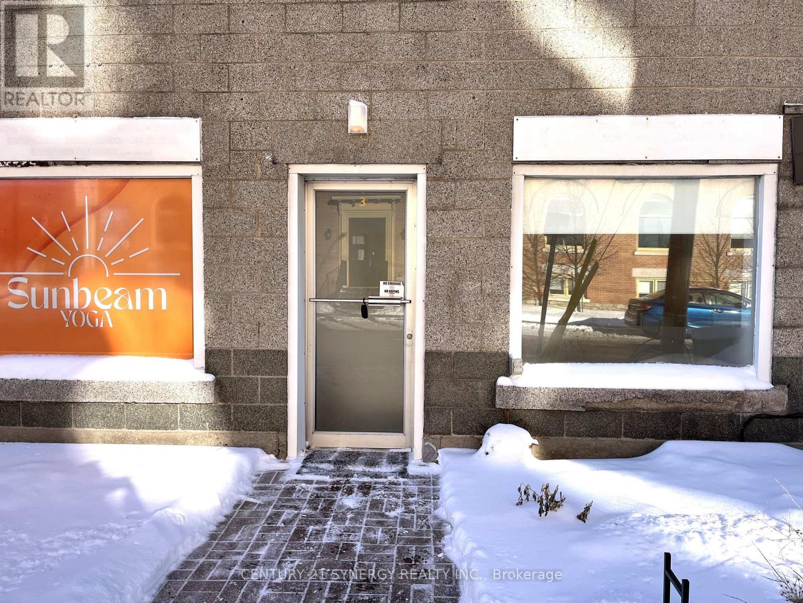 3 William Street W, Smiths Falls, Ontario  K7A 2B1 - Photo 2 - X12382603