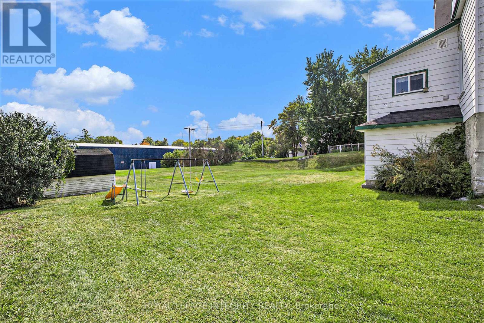 112,114 Clarence Street, Lanark Highlands, Ontario  K0G 1K0 - Photo 22 - X12395543