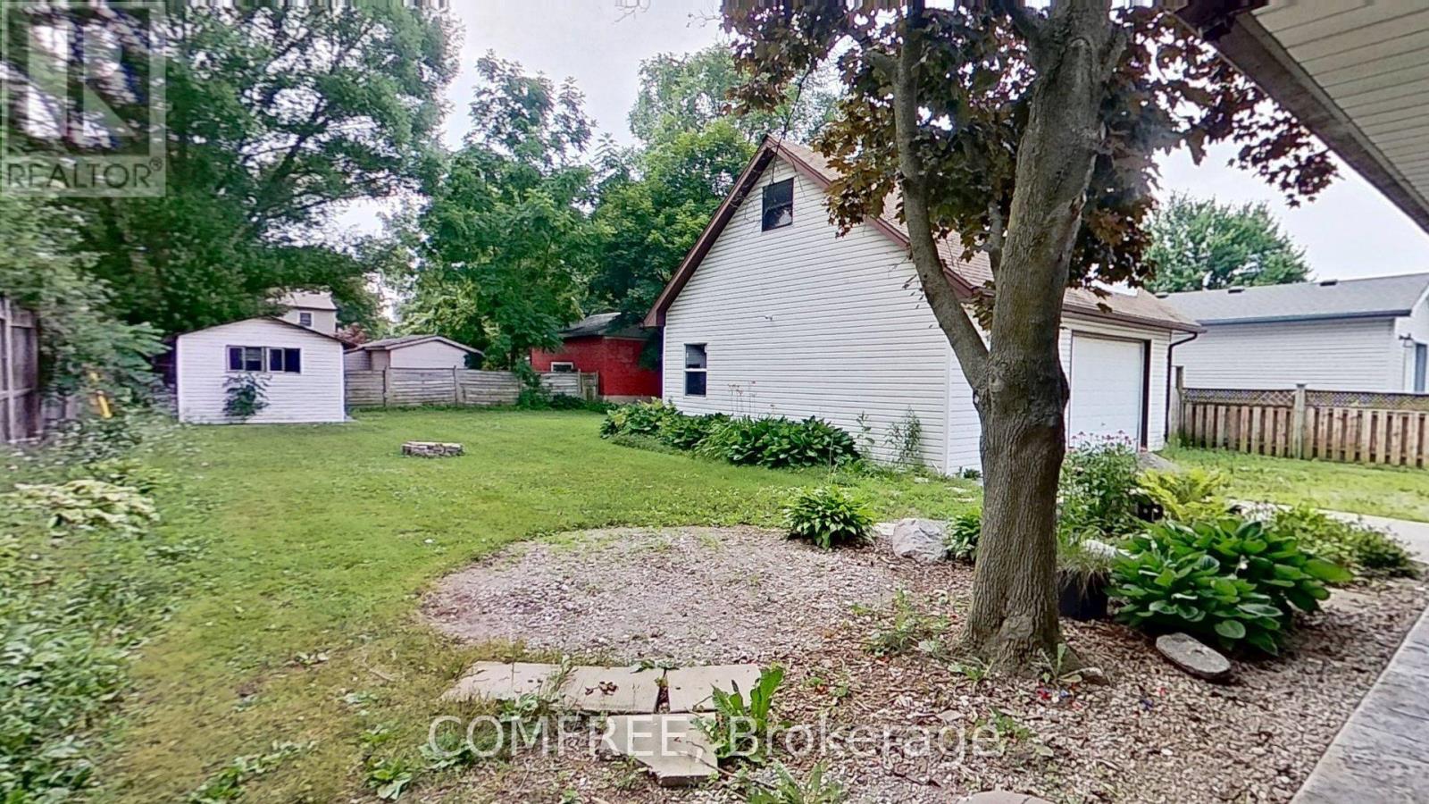 155 North Street, Southwest Middlesex, Ontario  N0L 1M0 - Photo 2 - X12403938