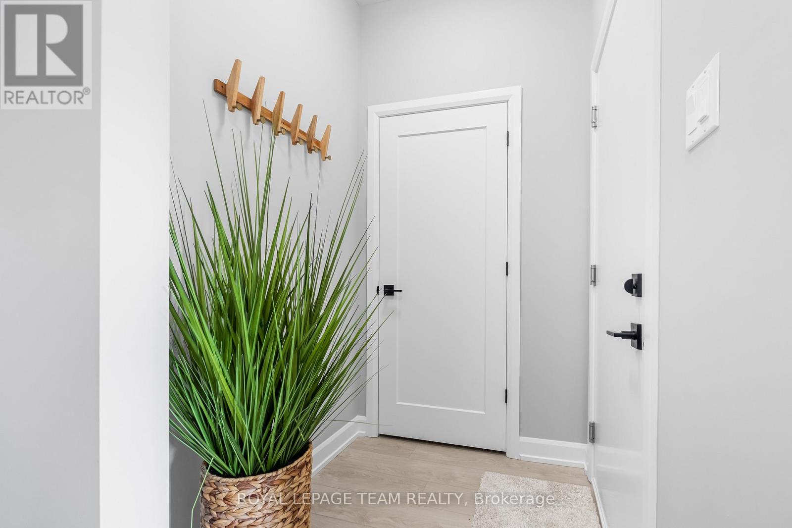 354 Lewis Street W, Merrickville-Wolford, Ontario  K0G 1N0 - Photo 3 - X12420570