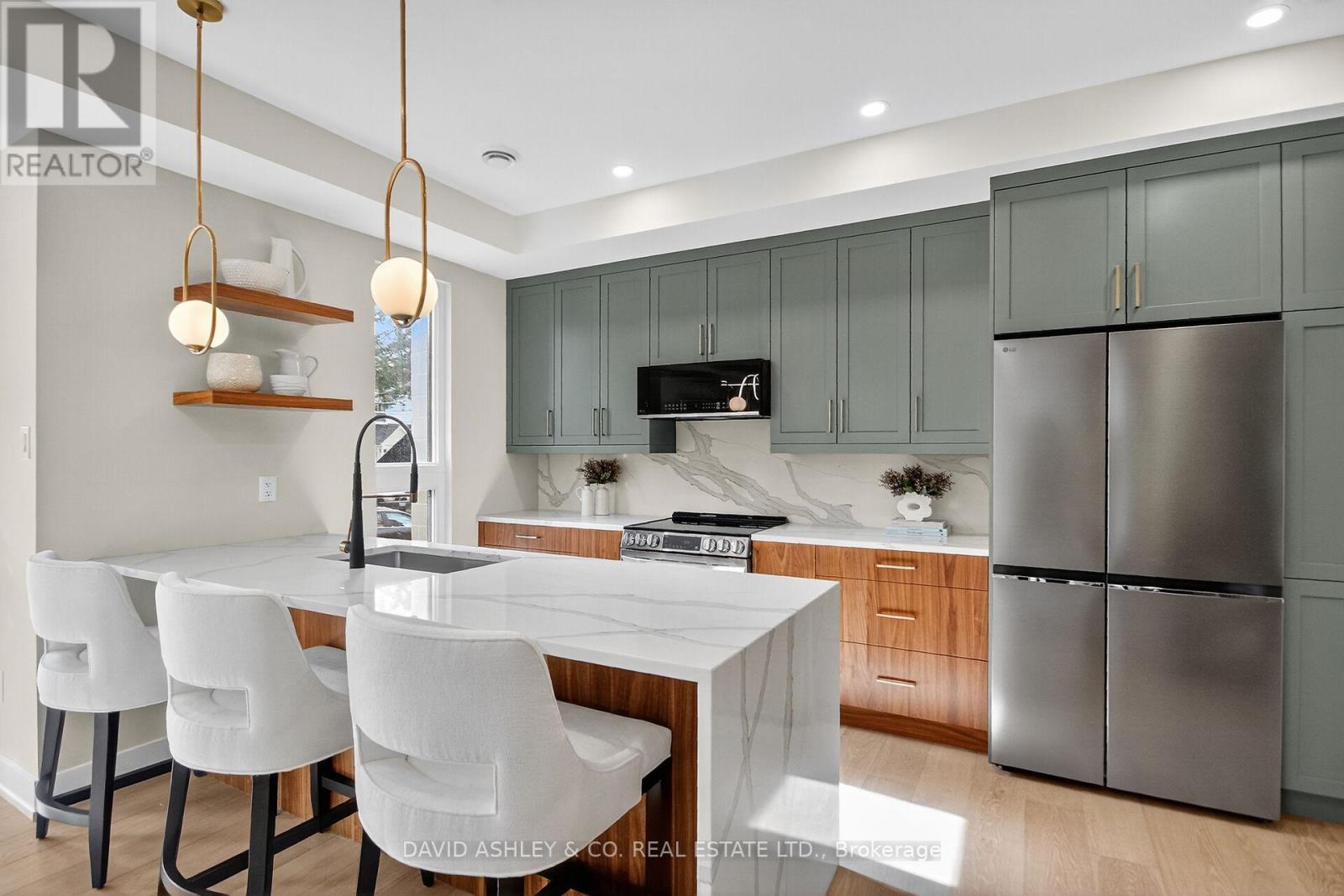 612 Tweedsmuir Avenue, Ottawa, Ontario  K1Z 5P3 - Photo 12 - X12450779