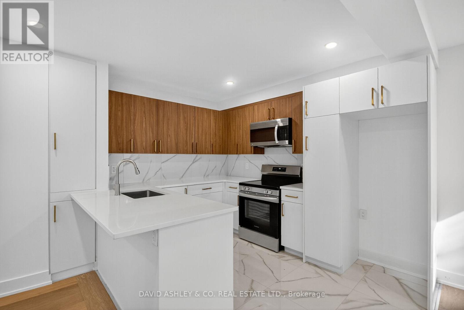 612 Tweedsmuir Avenue, Ottawa, Ontario  K1Z 5P3 - Photo 9 - X12450779