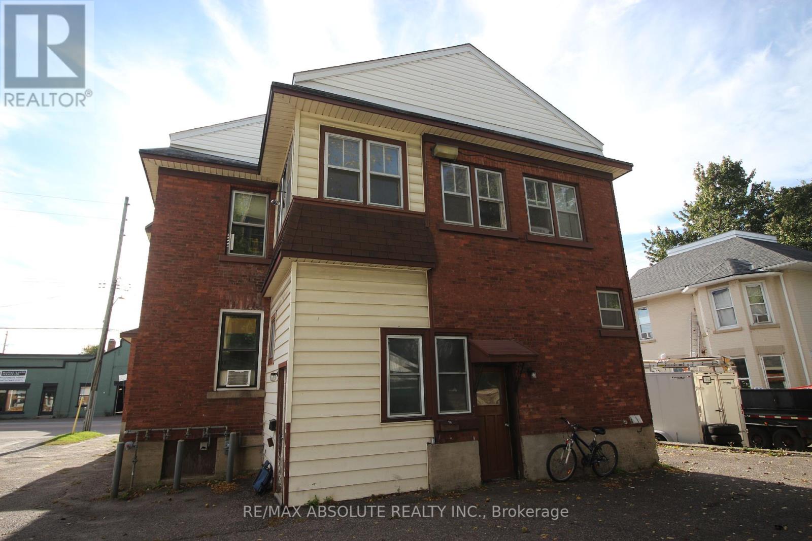 47 - 51 Raglan Street N, Renfrew, Ontario  K7V 1N7 - Photo 3 - X12464607