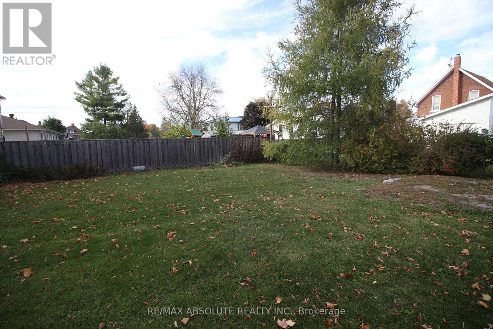 193 Jennet Street, Renfrew, Ontario  K7V 3C2 - Photo 5 - X12464609