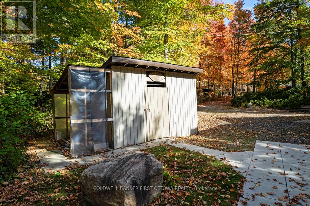 2234a Grindstone Lake Road, Frontenac, Ontario  K0H 2M0 - Photo 37 - X12464875