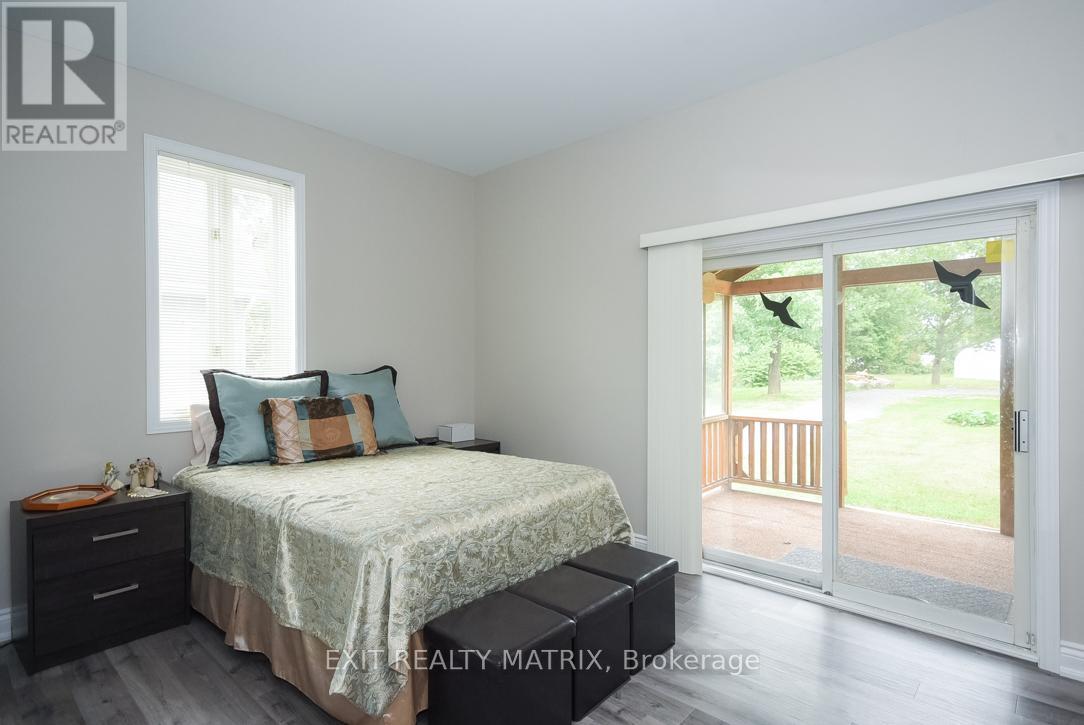 1429 Meadow Drive, Ottawa, Ontario  K4P 1B1 - Photo 18 - X12465415