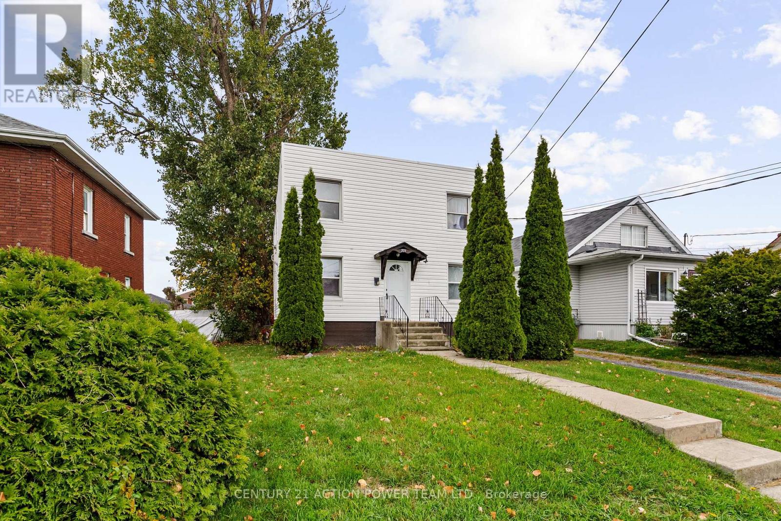 331 Seventh Street E, Cornwall, Ontario  K6H 2R8 - Photo 2 - X12476212