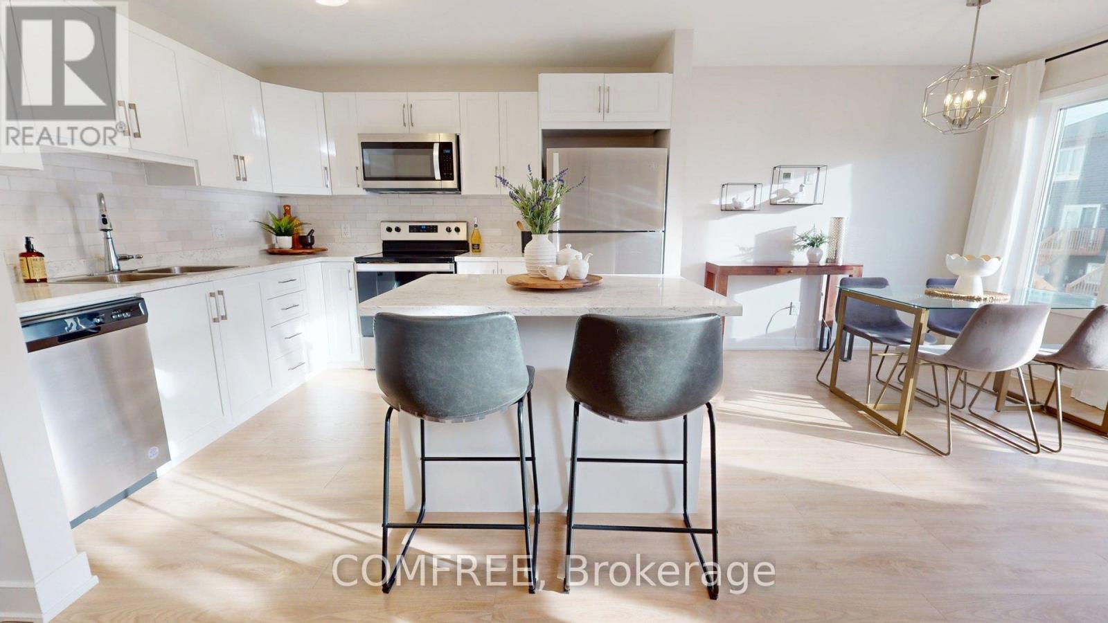 63 Whitcomb Crescent, Smiths Falls, Ontario  K7A 0C1 - Photo 2 - X12477054