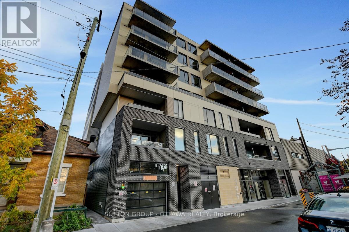 399 Winston Avenue, Ottawa, Ontario  K2A 1Y8 - Photo 2 - X12480803
