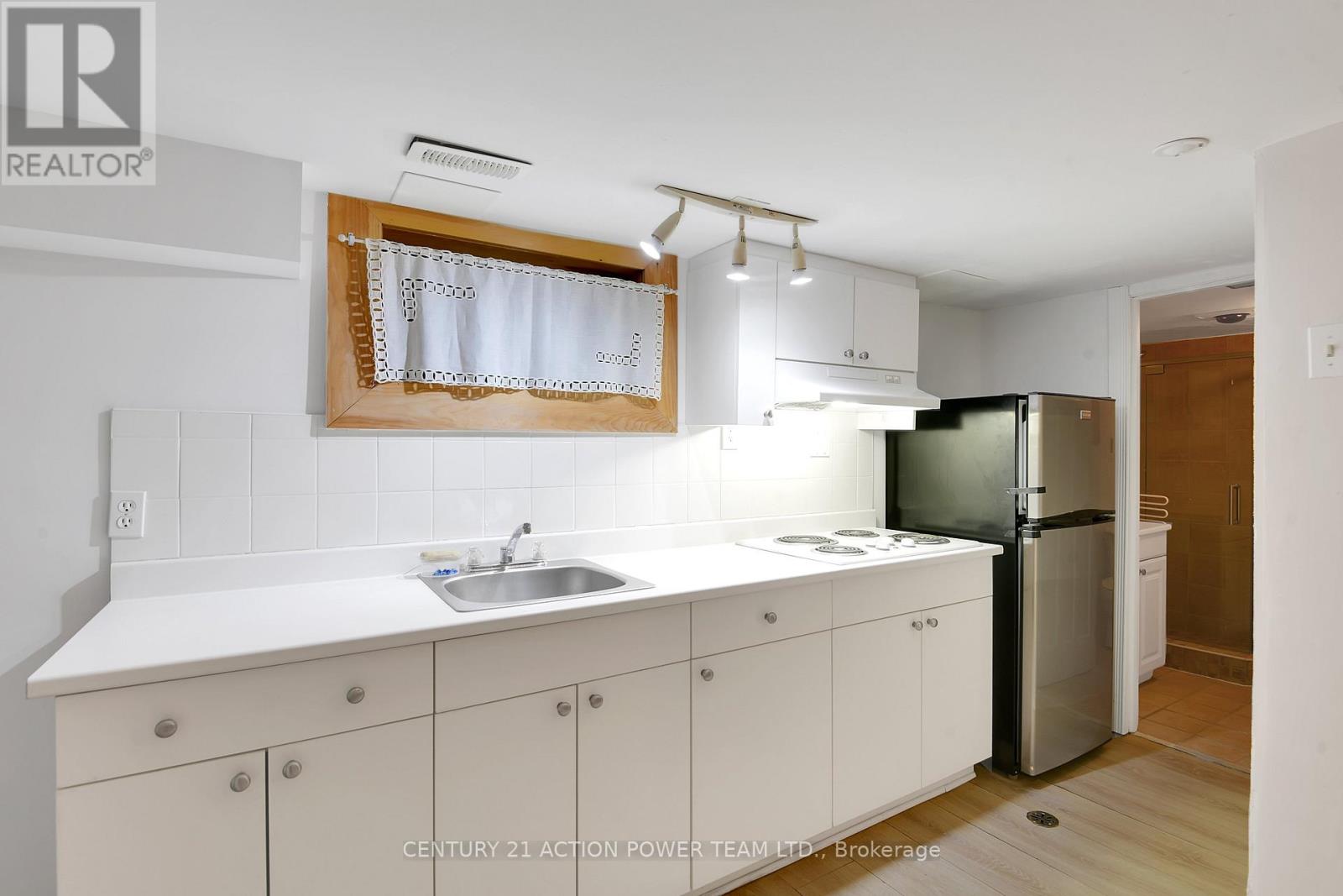 58 Vaughan Street, Ottawa, Ontario  K1M 1X1 - Photo 27 - X12481234