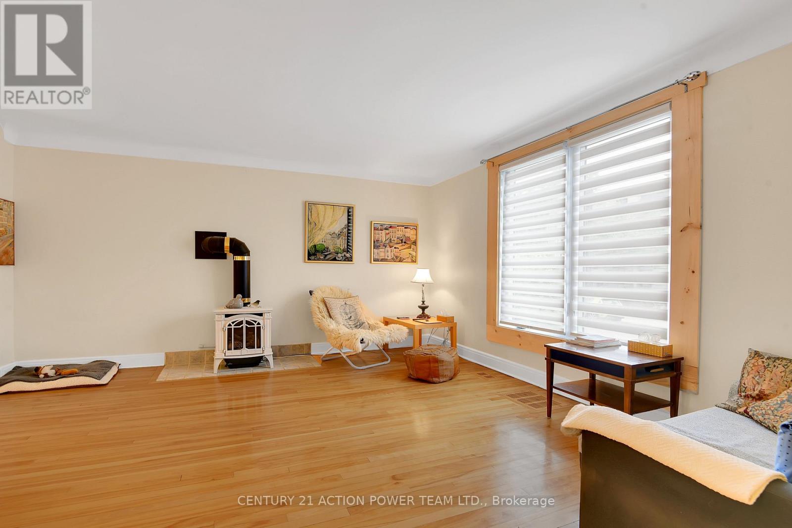 58 Vaughan Street, Ottawa, Ontario  K1M 1X1 - Photo 8 - X12481234