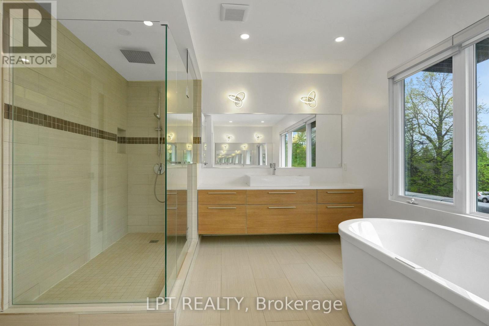 298 Crestview Road, Ottawa, Ontario  K1H 5G6 - Photo 33 - X12490874