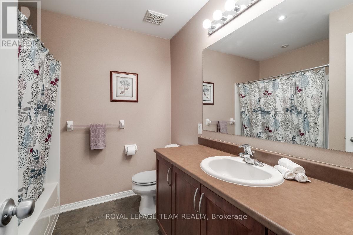 404 Heathrow Private, Ottawa, Ontario  K2S 0M9 - Photo 29 - X12536964