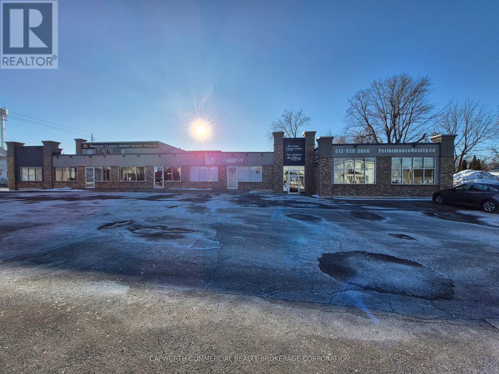 201 - 722 Pitt Street, Cornwall, Ontario  K6J 3R9 - Photo 1 - X12540520