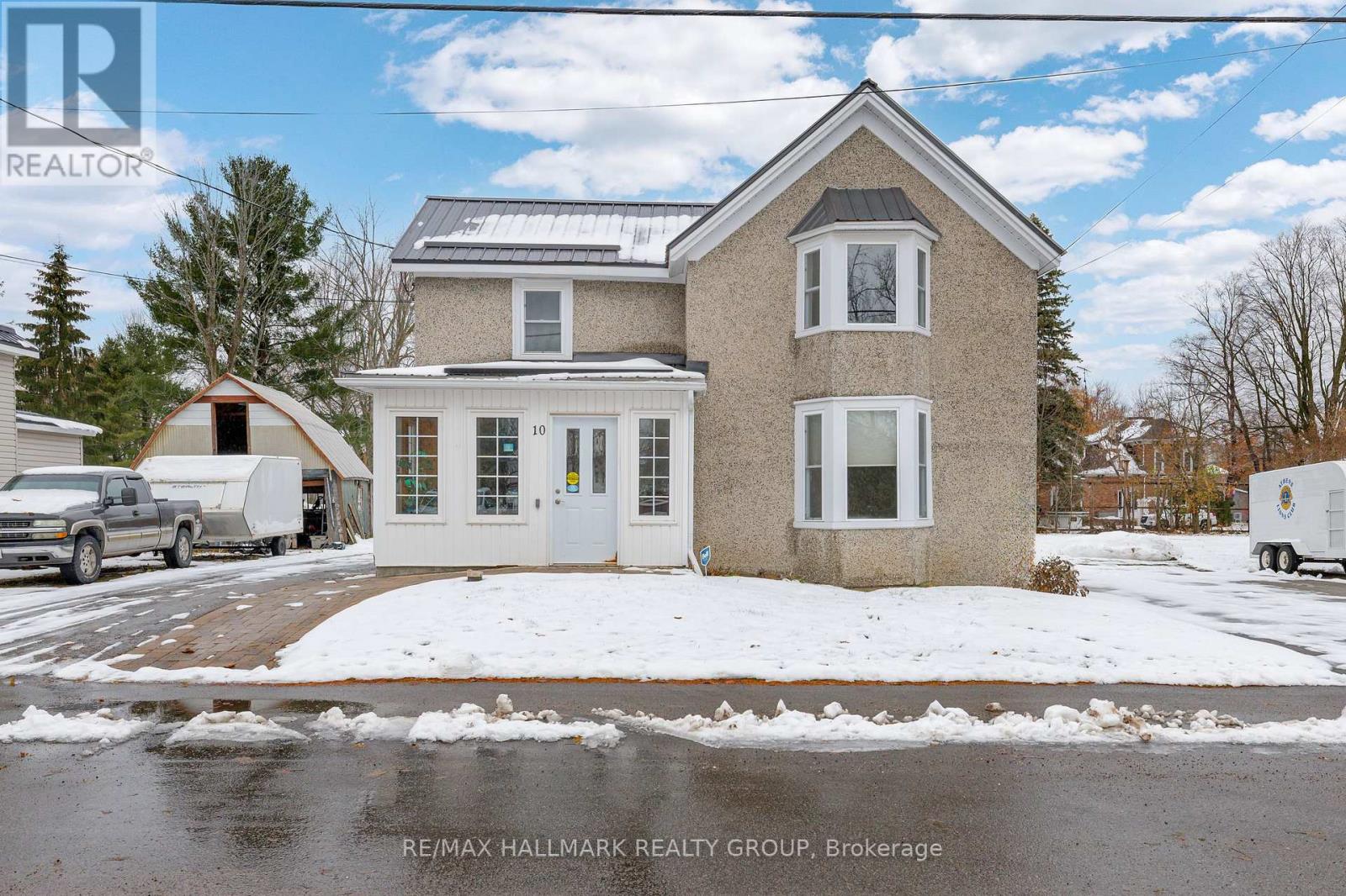 10 Wellington Street E, Athens, Ontario  K0E 1B0 - Photo 1 - X12547888