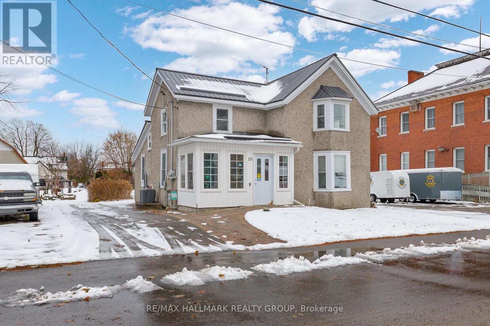 10 Wellington Street E, Athens, Ontario  K0E 1B0 - Photo 2 - X12547888