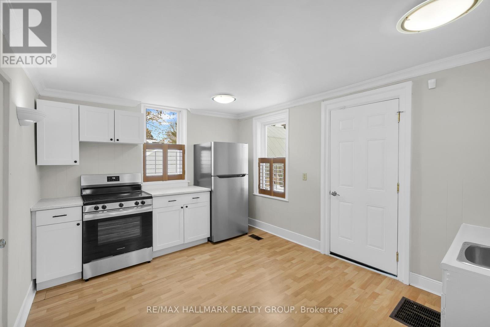 10 Wellington Street E, Athens, Ontario  K0E 1B0 - Photo 7 - X12547888