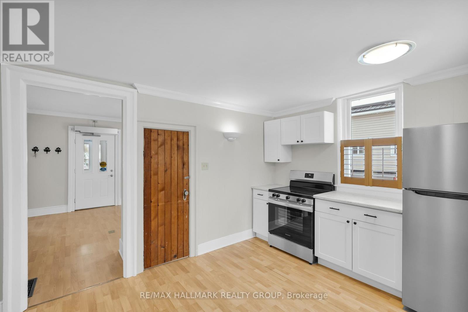 10 Wellington Street E, Athens, Ontario  K0E 1B0 - Photo 8 - X12547888