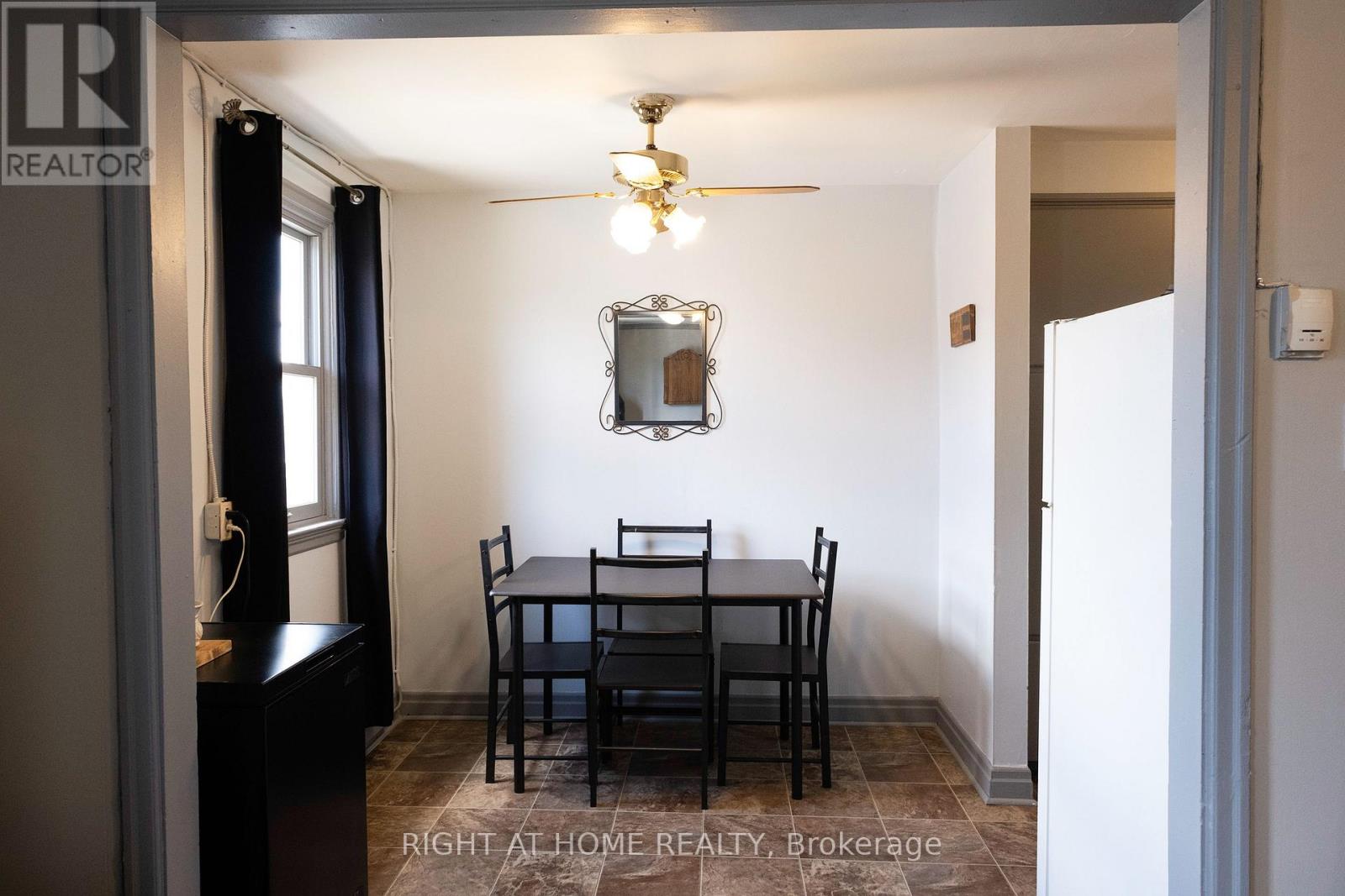 229 Elgin Street W, Arnprior, Ontario  K7S 1P4 - Photo 4 - X12561804