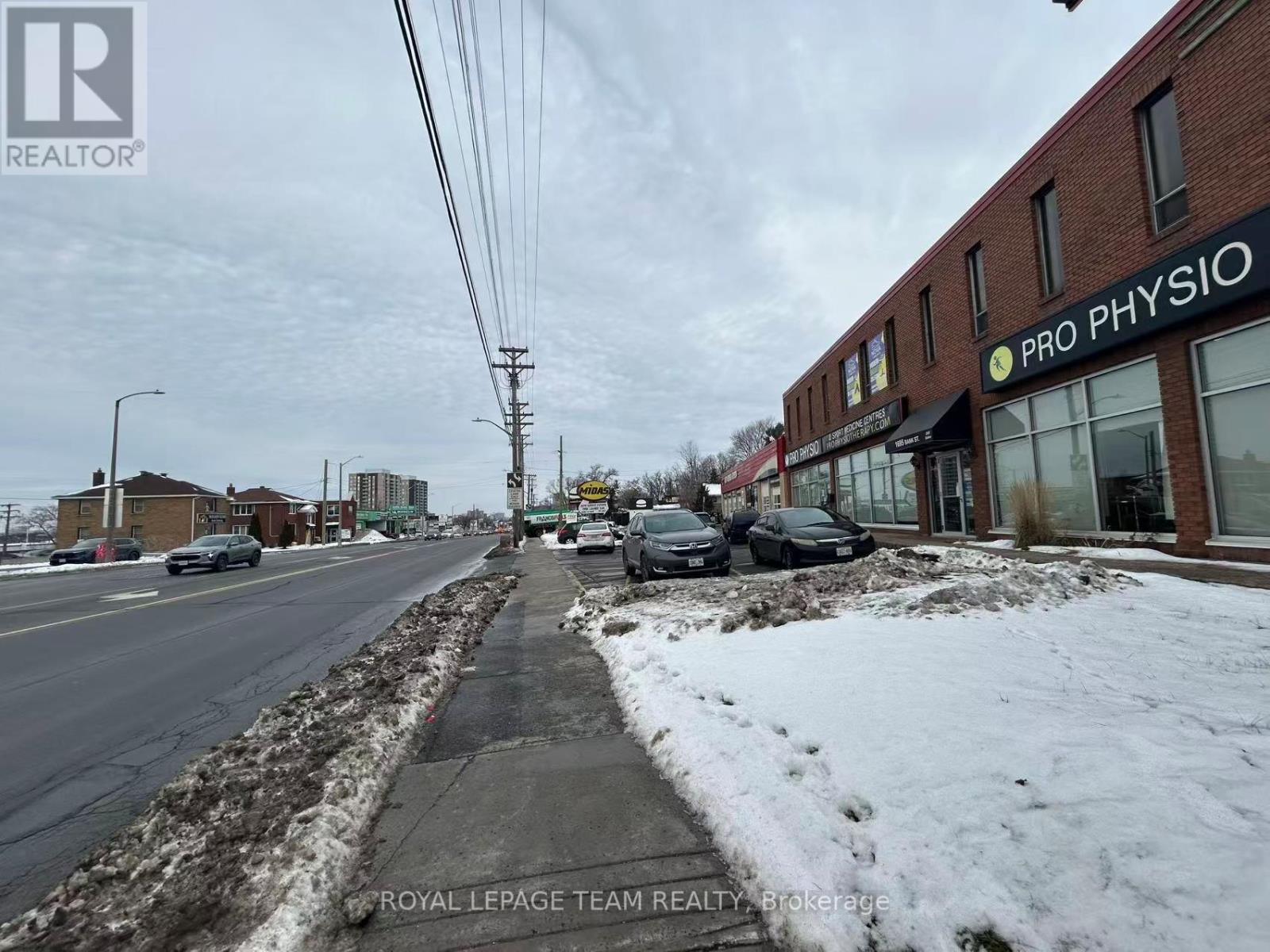 201 - 1695 Bank Street, Ottawa, Ontario  K1V 7Z3 - Photo 4 - X12644618