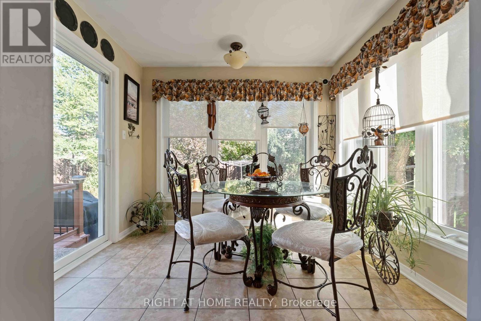 160 Grassy Plains Drive, Ottawa, Ontario  K2M 2S1 - Photo 11 - X12647814