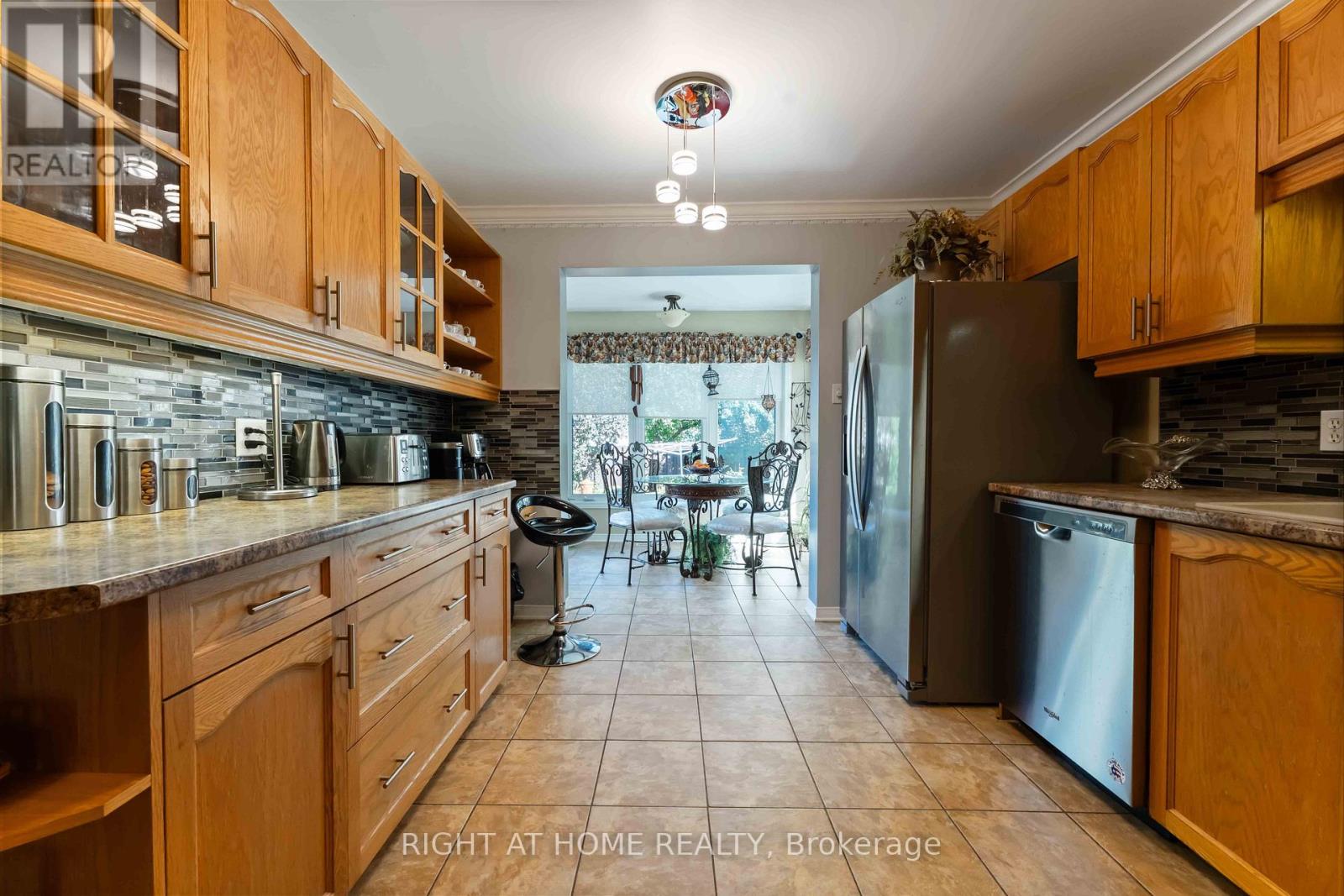 160 Grassy Plains Drive, Ottawa, Ontario  K2M 2S1 - Photo 9 - X12647814