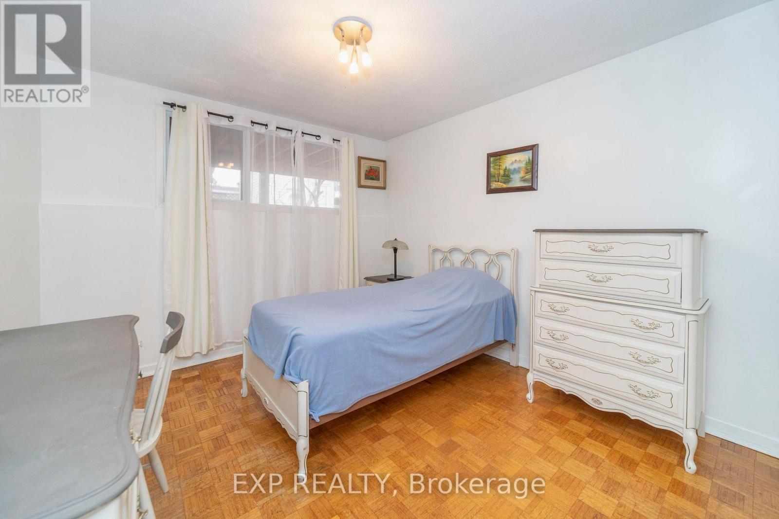 21 Southview Crescent, Ottawa, Ontario  K2E 5R4 - Photo 19 - X12673970