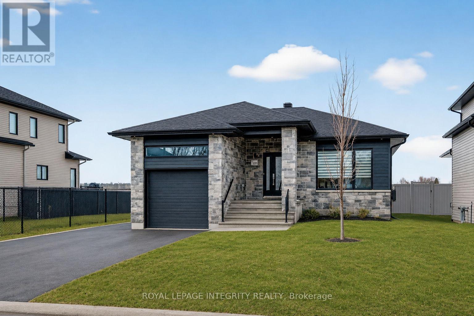 329 Dore Street, Casselman, Ontario  K0A 1M0 - Photo 2 - X12687894
