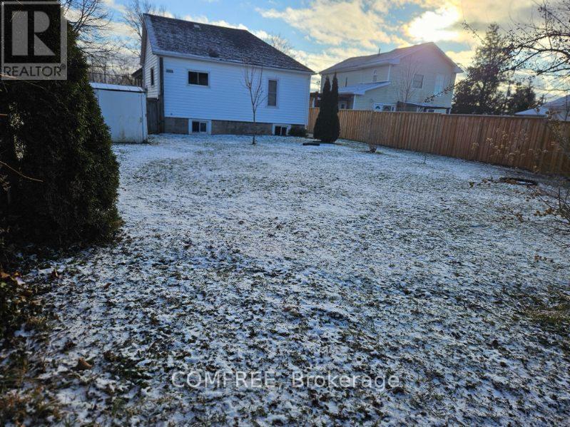 4360 Petrolia Line, Petrolia, Ontario  N0N 1R0 - Photo 2 - X12703568