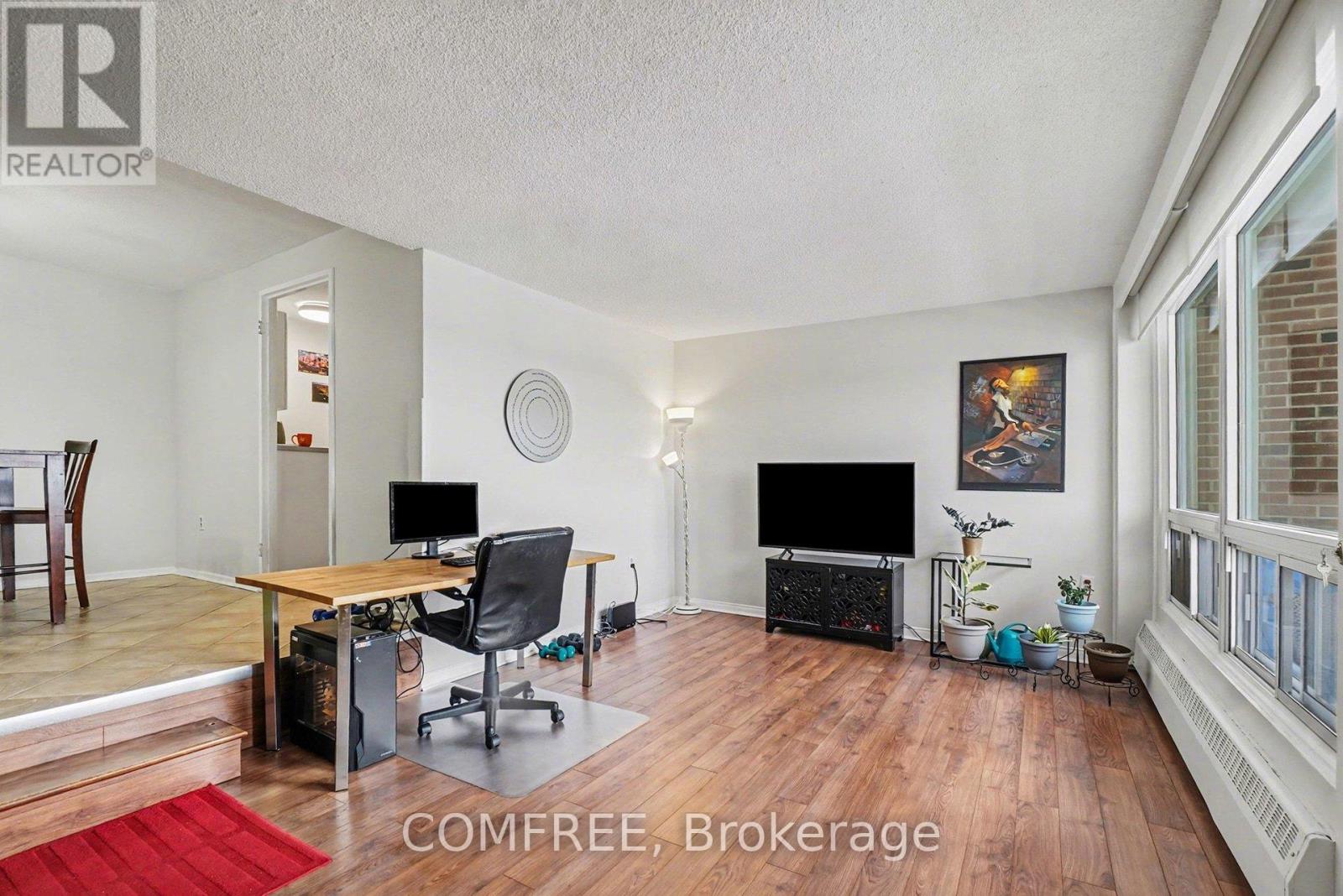 817 - 915 Elmsmere Road, Ottawa, Ontario  K1J 8H8 - Photo 5 - X12710406