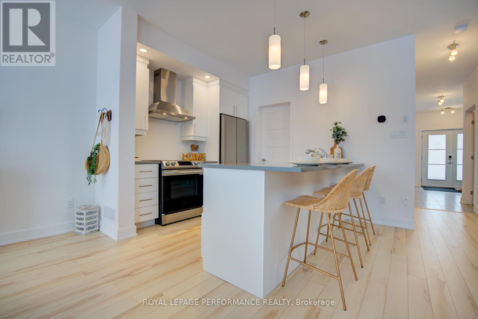 Th-166a Cypress Street, The Nation, Ontario  K0A 2M0 - Photo 5 - X12715338