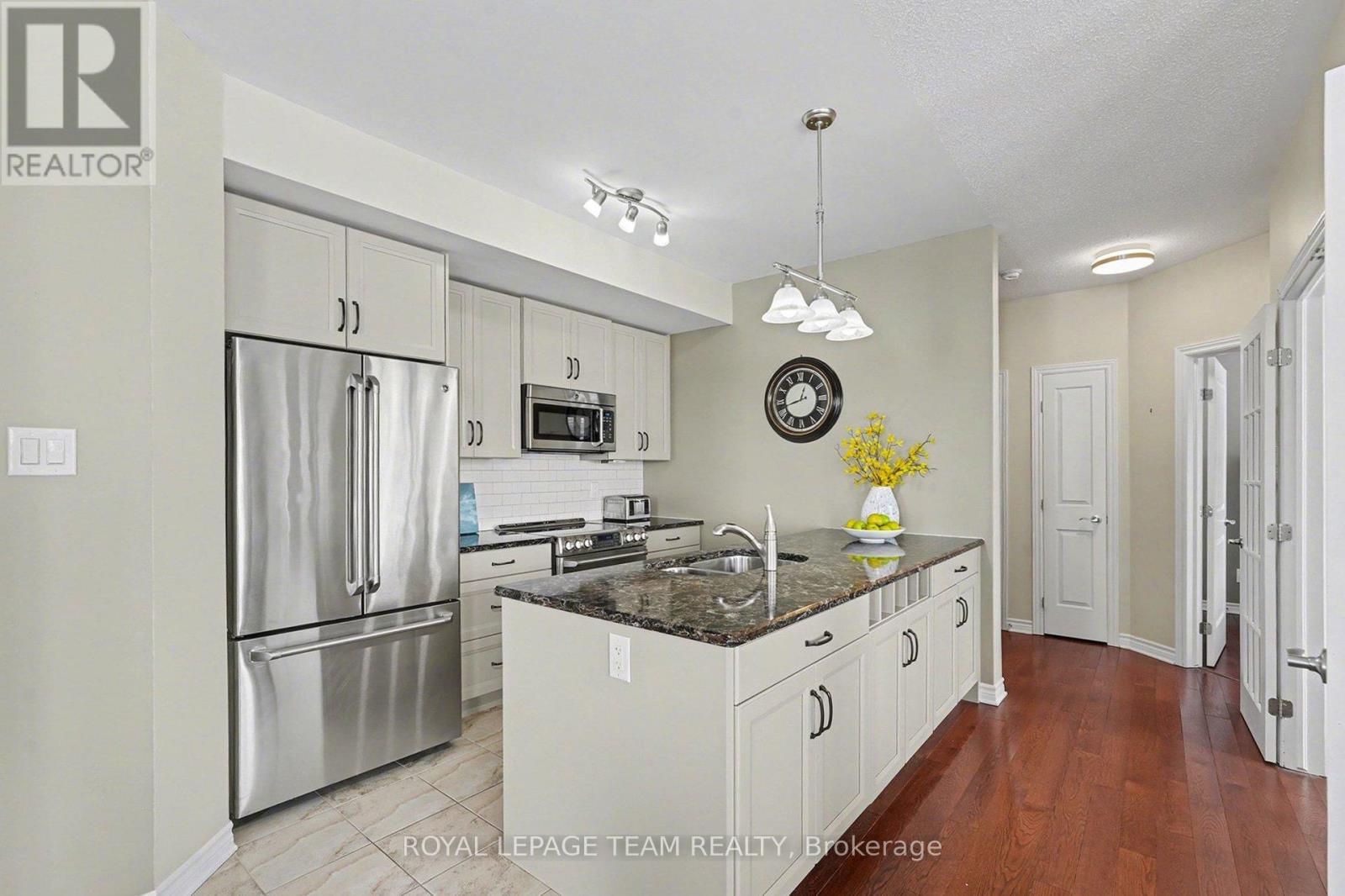 202 - 220 Janka Private, Ottawa, Ontario  K2V 0E6 - Photo 11 - X12733992