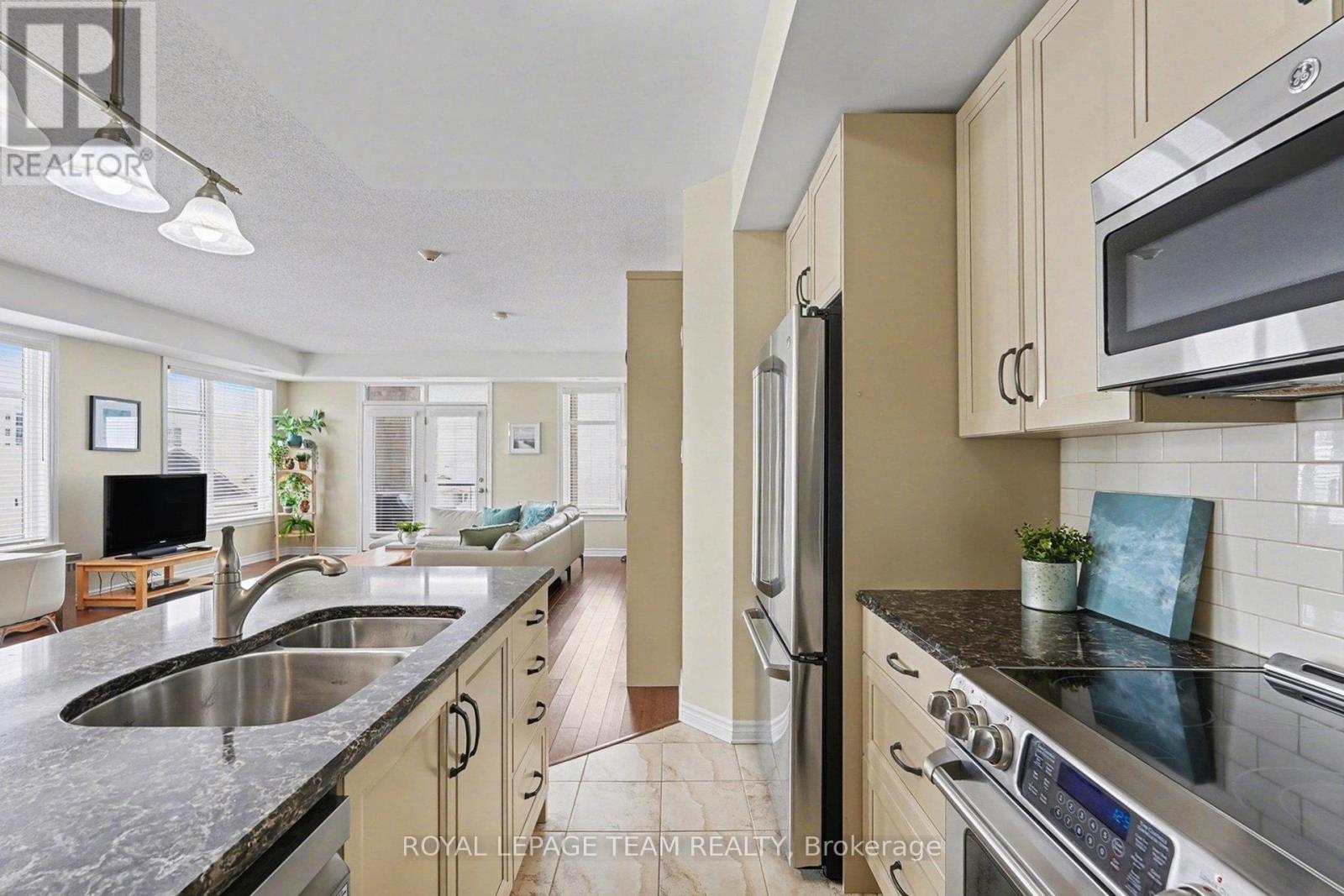 202 - 220 Janka Private, Ottawa, Ontario  K2V 0E6 - Photo 12 - X12733992
