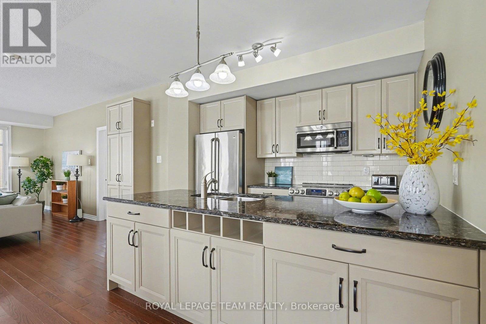 202 - 220 Janka Private, Ottawa, Ontario  K2V 0E6 - Photo 13 - X12733992