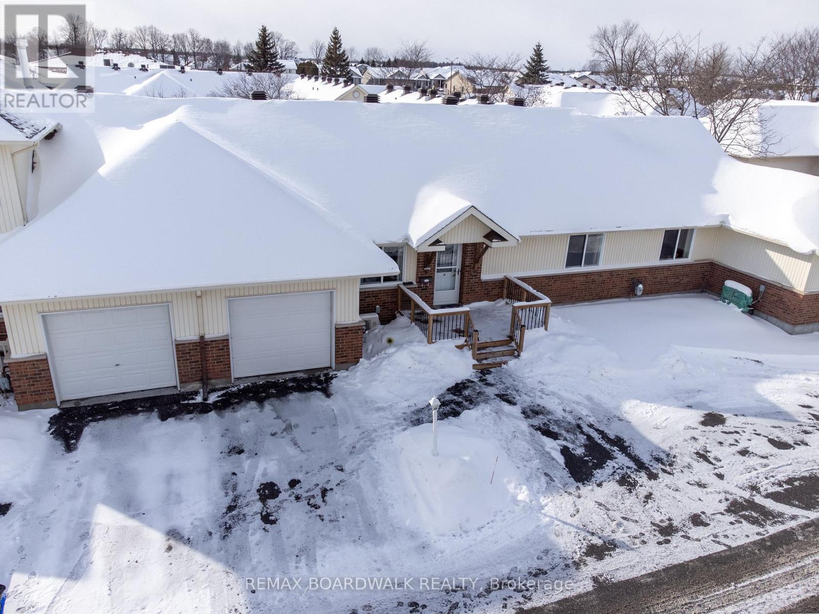 206 Oak Leaf Private, Ottawa, Ontario  K0A 2Z0 - Photo 1 - X12738510